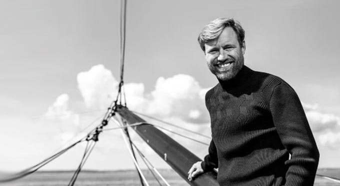 Alex Thomson