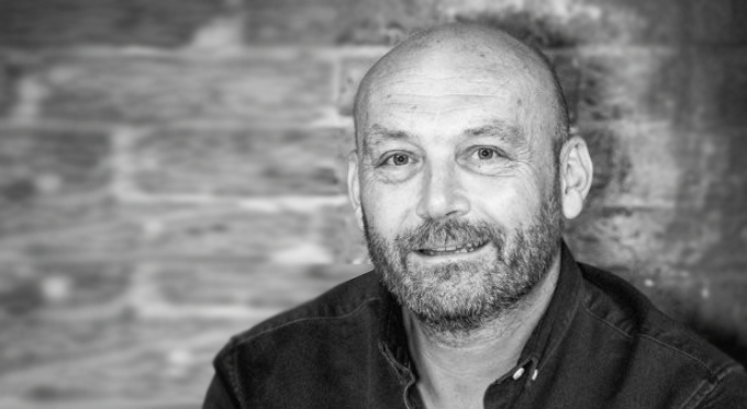 Dr Simon Moore 