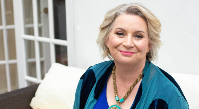 Dr Lisa Turner