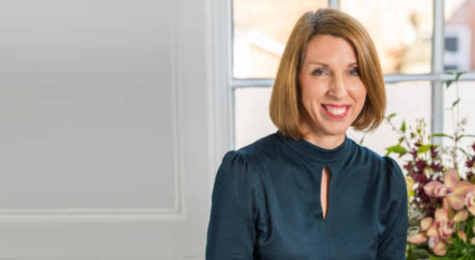 Dr. Louise Newson