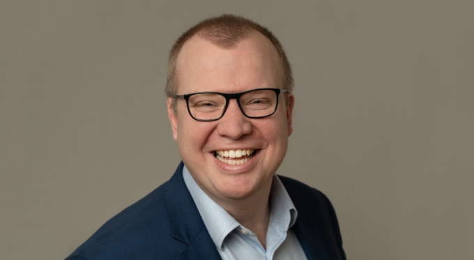 Dr Mark Bloomfield