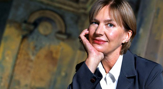 Isabel Hilton OBE