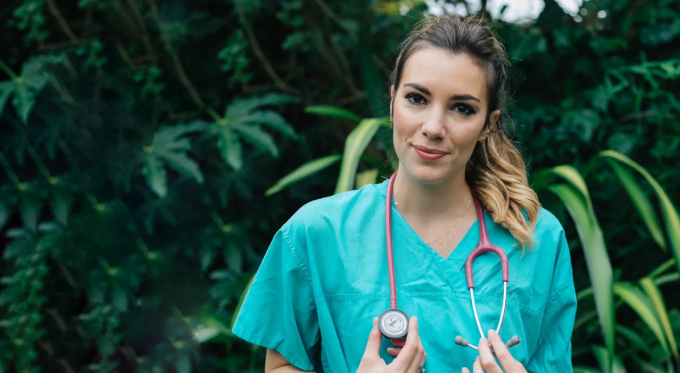 Dr. Brooke Vandermolen