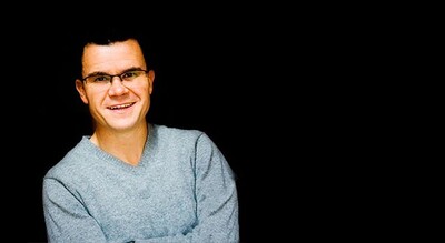 Dominic Holland Official Speaker Profile Picture