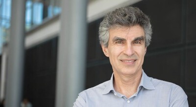 Yoshua Bengio