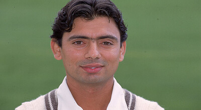 saqlain mushtaq