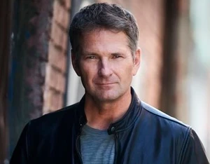 Doug Stephens