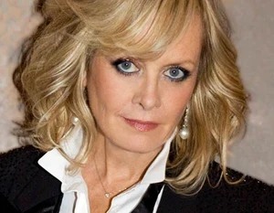 Dame Twiggy Lawson