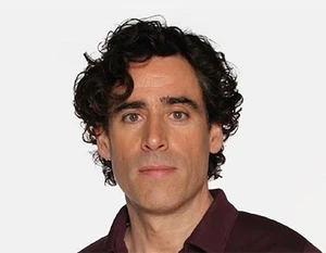 Stephen Mangan