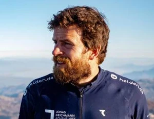 Jonas Deichmann official speaker profile picture