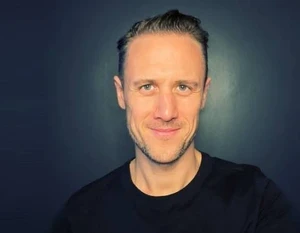 Ollie Henderson official speaker profile picture