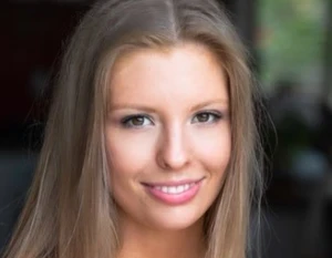 Ariana Ward Official Speaker Profile Picture