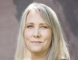 Elaine Kasket official speaker profile picture