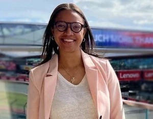 Stephanie Travers official speaker profile picture