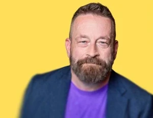 Lee Warren official speaker profile picture