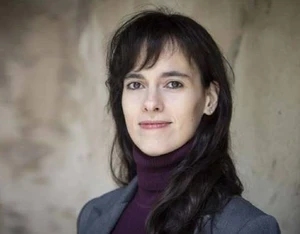 Carissa Veliz official speaker profile picture