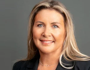 Leonie Hull Official Speaker Profile Picture