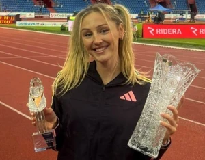 Molly Caudery Official Speaker Profile Picture