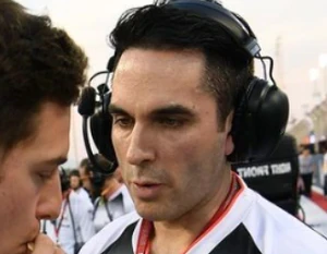 Simon Reynolds Official Speaker Profile Picture