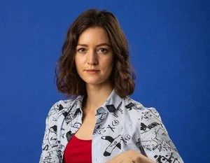 Julia Ebner official speaker profile picture