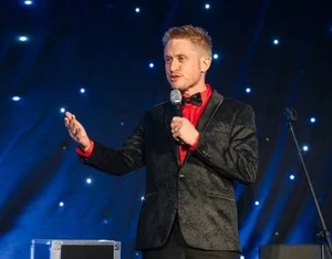 Tom Elliott official speaker profile picture