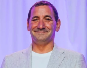 Elliot Kay Official Speaker Profile Picture