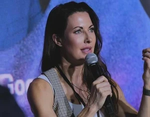 Kristen Holmes Official Speaker Profile Picture