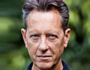 Richard E. Grant Official Speaker Profile Picture