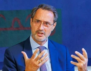 Sir Robin Niblett Official Speaker Profile Picture