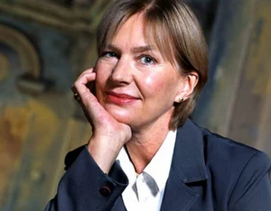 Isabel Hilton OBE