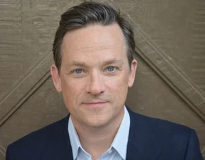 Daniel Coyle Official Speaker Profile Picture