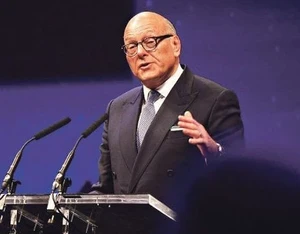 Lloyd Dorfman Official Speaker Profile Picture