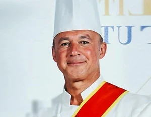 Alan Coxon Official Speaker Profile Picture