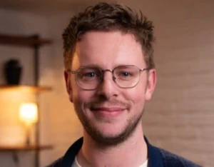 Elliot Leavy Official Speaker Profile Picture