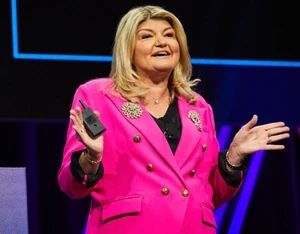 Sandy Carter Official Speaker Profile Picture