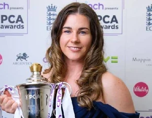Tammy Beaumont Official Speaker Profile Picture
