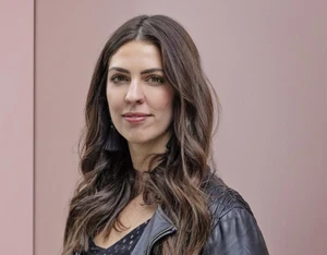 Anna Mathur Official Speaker Profile Picture