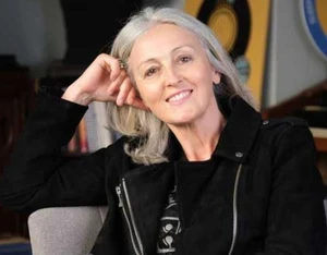 Dr Julia Jones