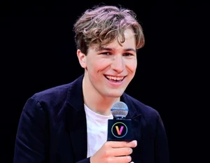 Fionn Ferreira Official Speaker Profile Picture