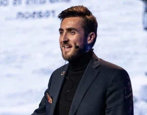 Isaac Kenyon Official Speaker Profile Picture