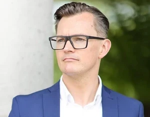 Dr James Hewitt Official Speaker Profile Picture