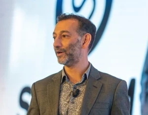 Dhiraj Mukherjee Official Speaker Profile Image