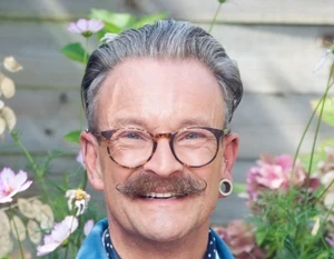 Simon Lycett Official Speaker Profile Picture