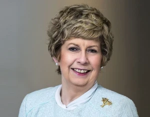 Ellen Gunning Official Speaker Profile Picture