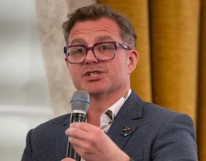 Ian Hawkins official speaker profile picture