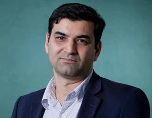 Gordon Corera official speaker profile picture