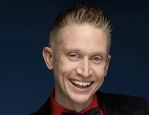 Tom Elliot Official Speaker Profile Picture